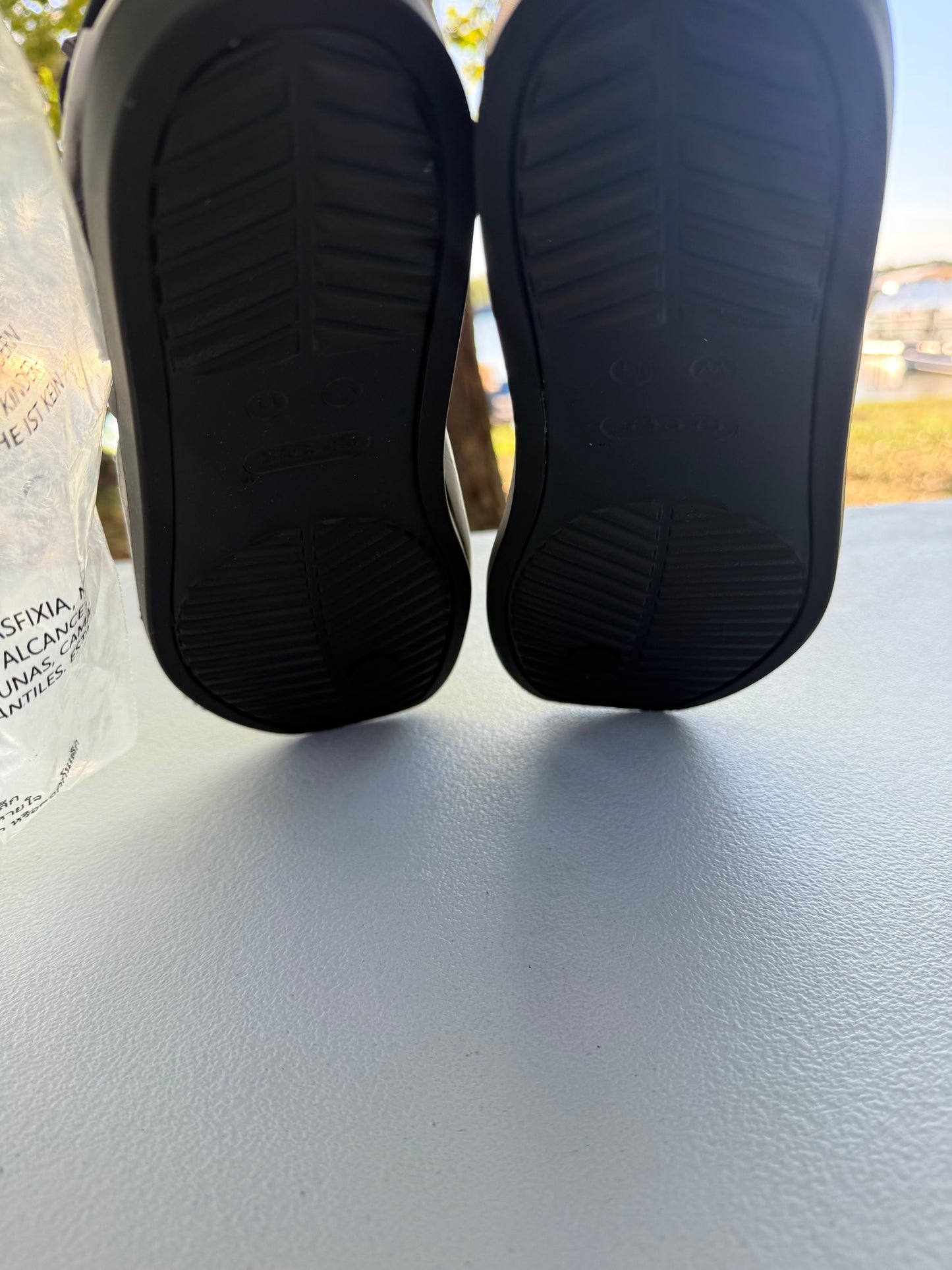 Crocs Women's Miami Thong Sandal Flat Size 11 Black New In Plastic