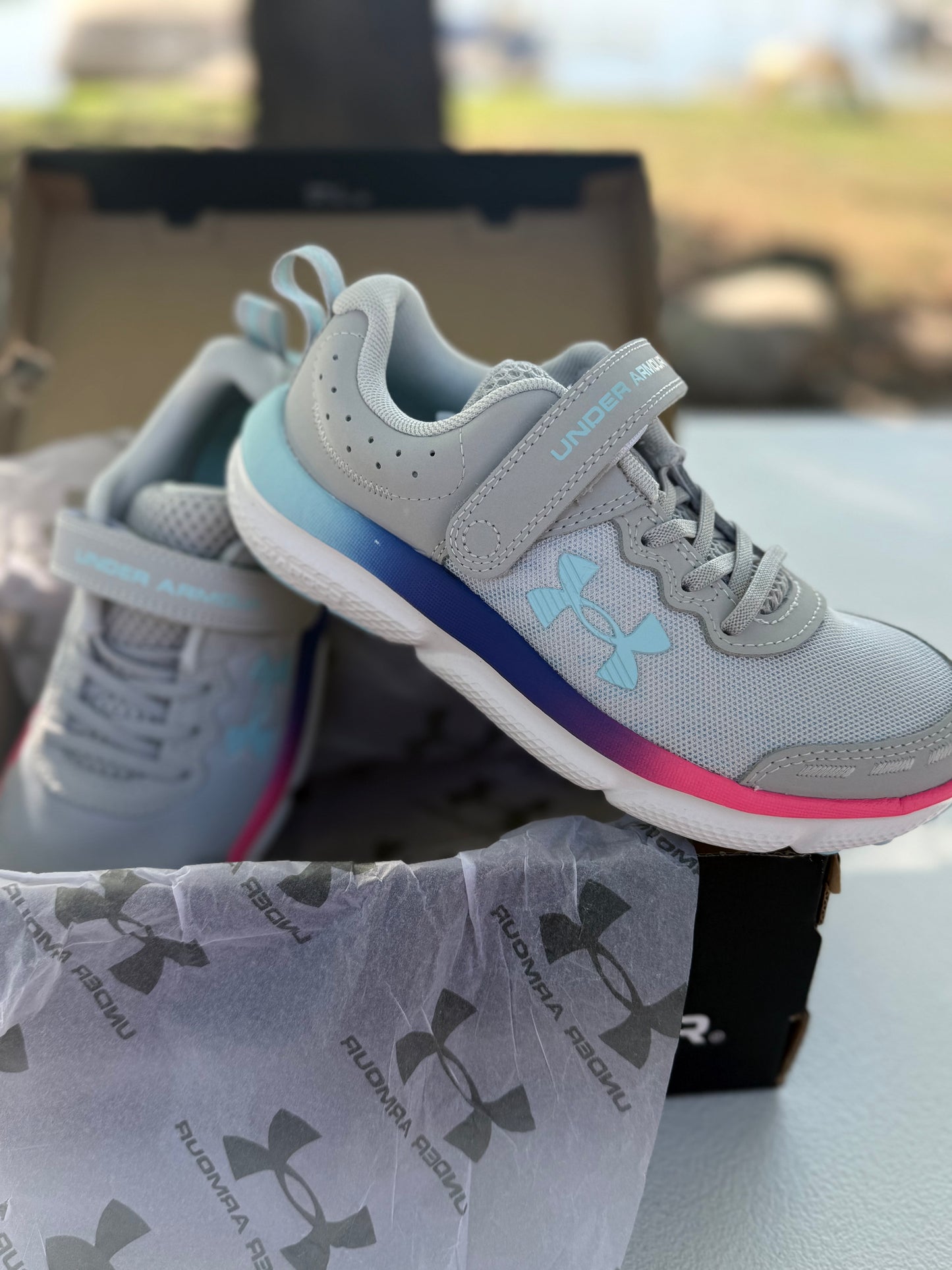 Under Armour Assert 10 Sneakers Girls Running Shoes US 2 Y Gray Stream