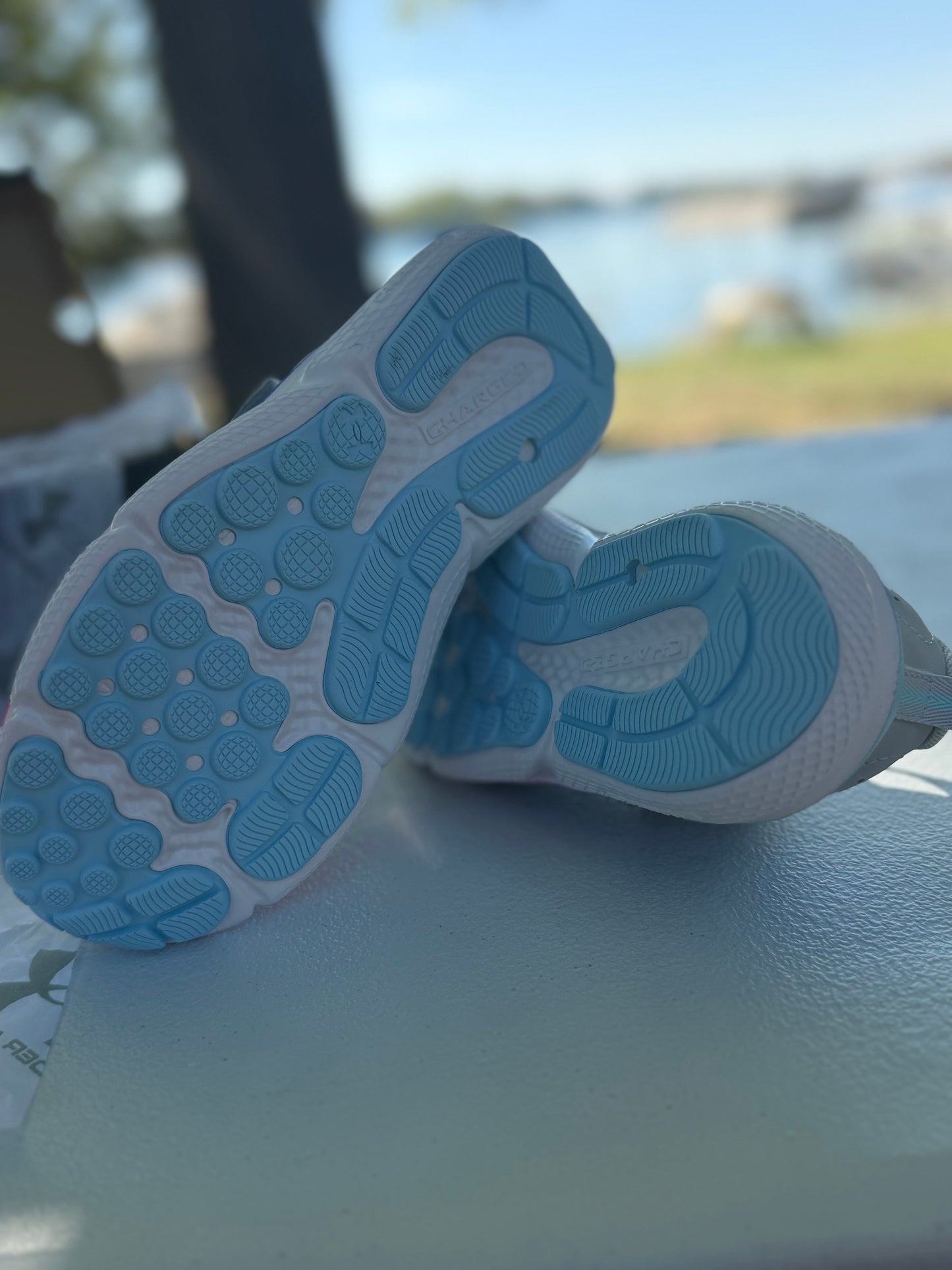 Under Armour Assert 10 Sneakers Girls Running Shoes US 2 Y Gray Stream