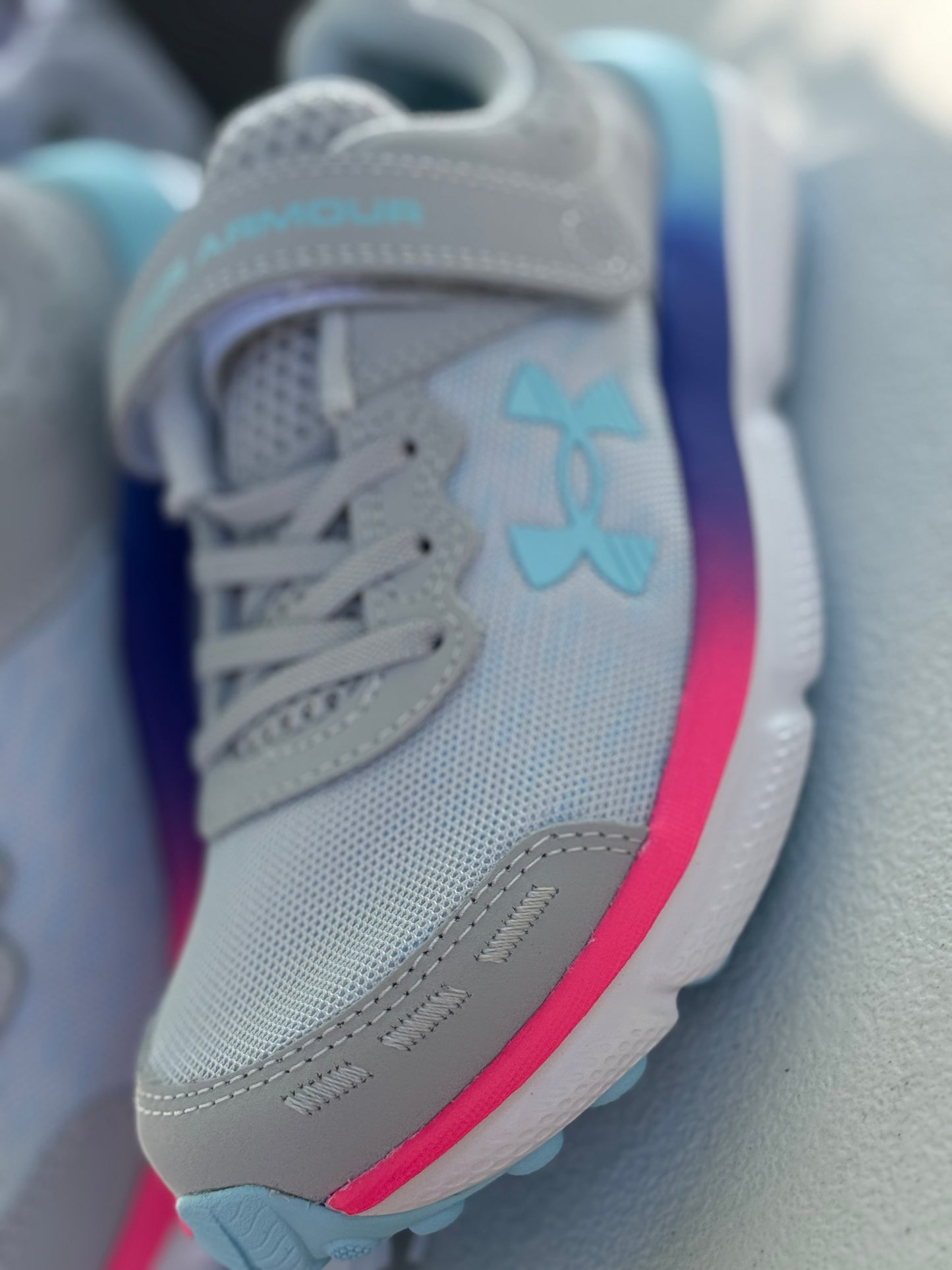 Under Armour Assert 10 Sneakers Girls Running Shoes US 2 Y Gray Stream