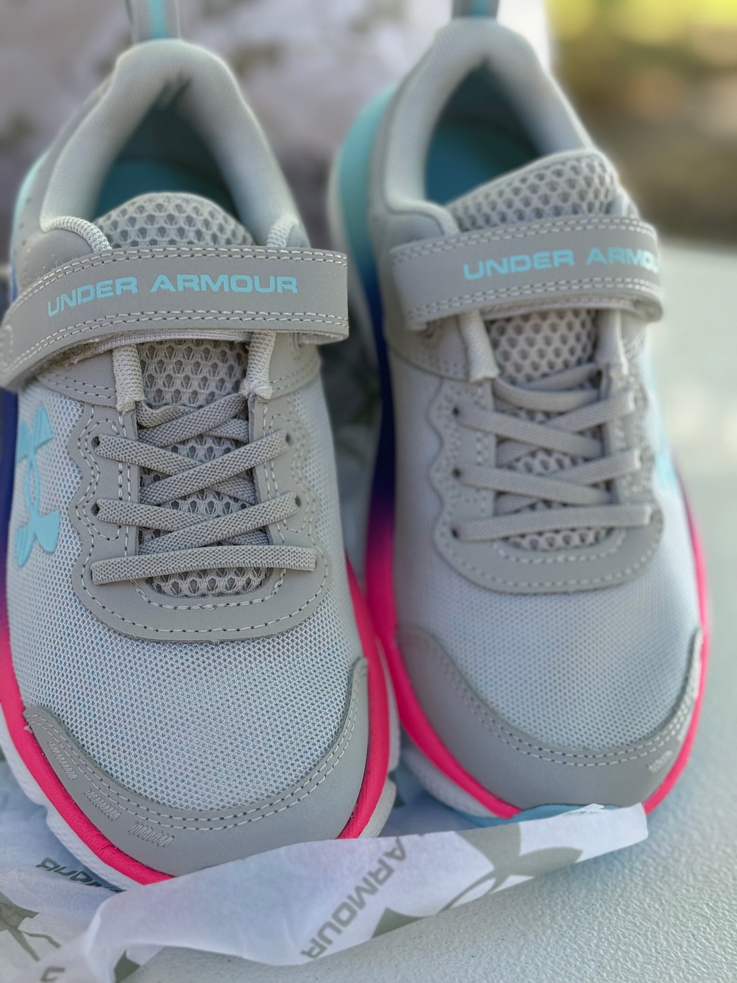 Under Armour Assert 10 Sneakers Girls Running Shoes US 2 Y Gray Stream